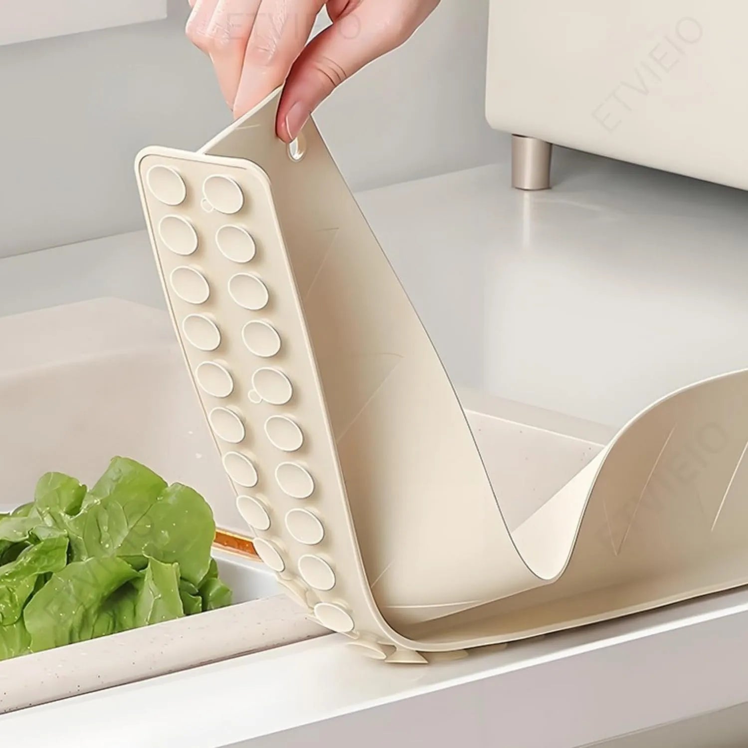 Sink Anti-Splash Baffle 12 Inch | Silicone Suction Splash Guard | Counter top Water Baffle Plate | Anti-Splatter Blocking Barrier | Flexible Kitchen Sink Splash Guard (Multicoloured)